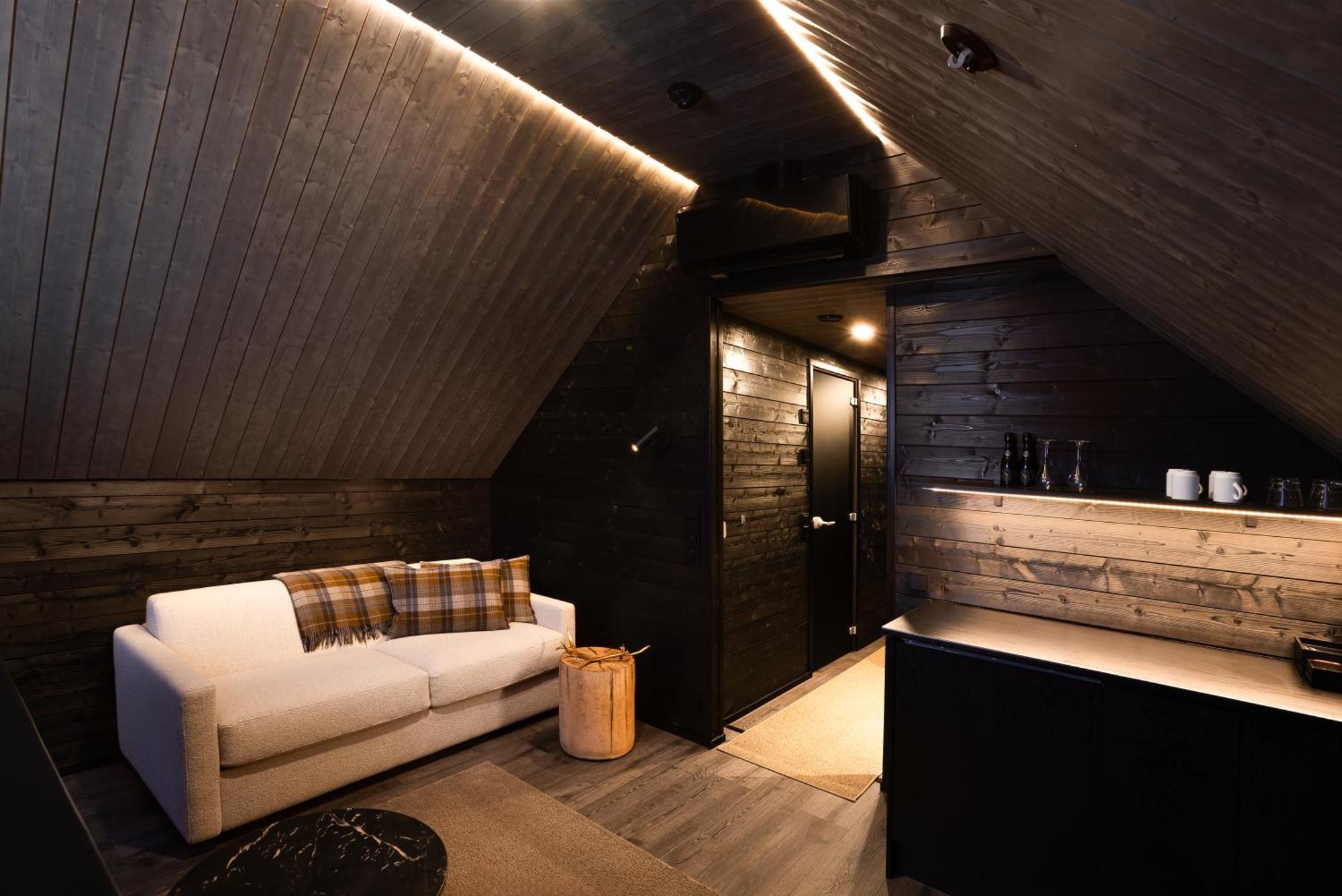 Wilderness & Igloos 4* Nellimö